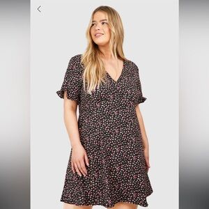 PLUS DITSY FLORAL RUFFLE SMOCK DRESS – SIZE 24 – BOOHOO PLUS